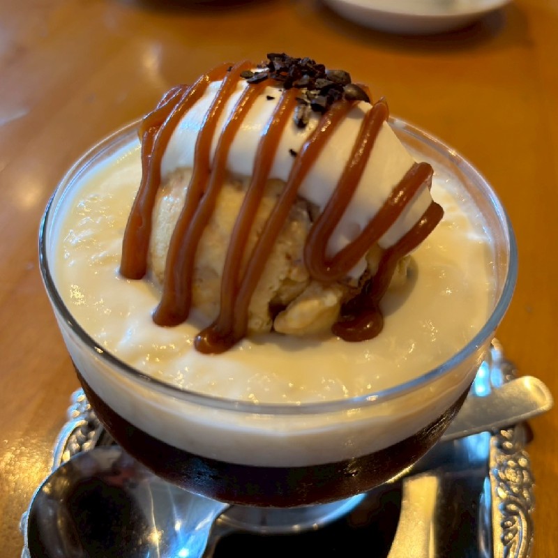 コーヒーゼリーサンデー 720円