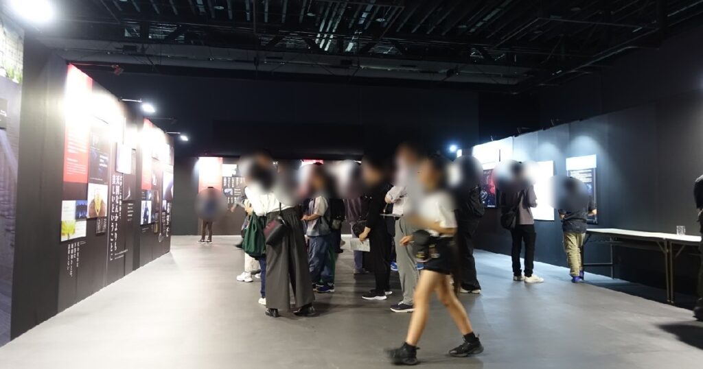 会場の様子 地面は平坦でバリアフリー
