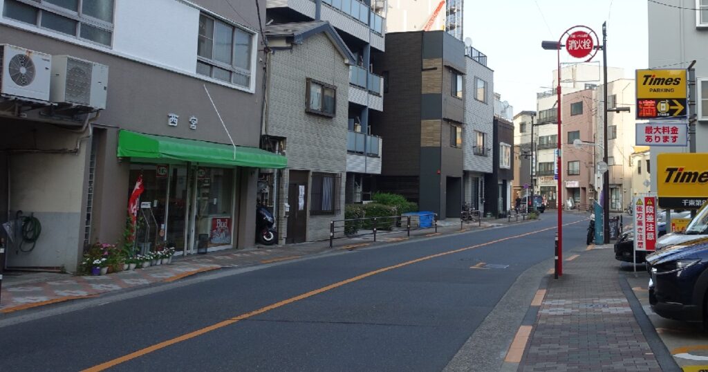 かつて『耕書堂』があった『五十間道』の様子