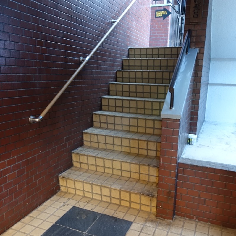 会場へ上がる階段