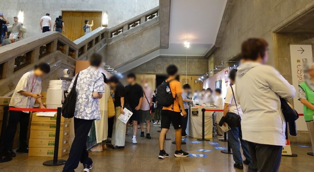 出口にある特設ショップの様子