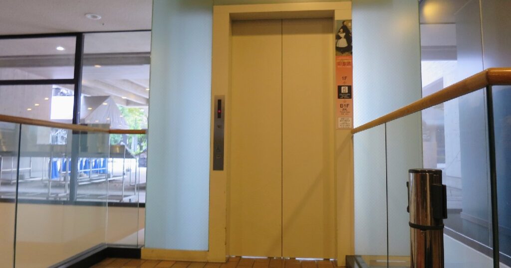 エレベーターの写真