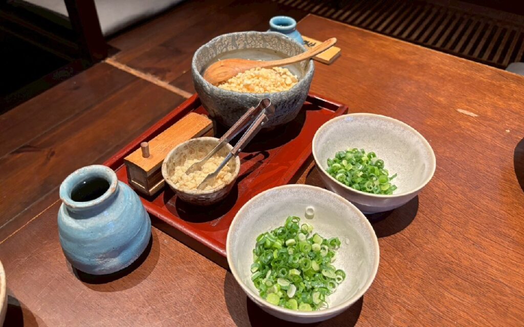 青ネギ・揚げ玉・生姜の薬味