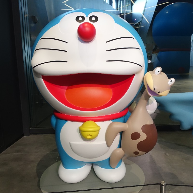 『ドラえもん』と『ピー助』