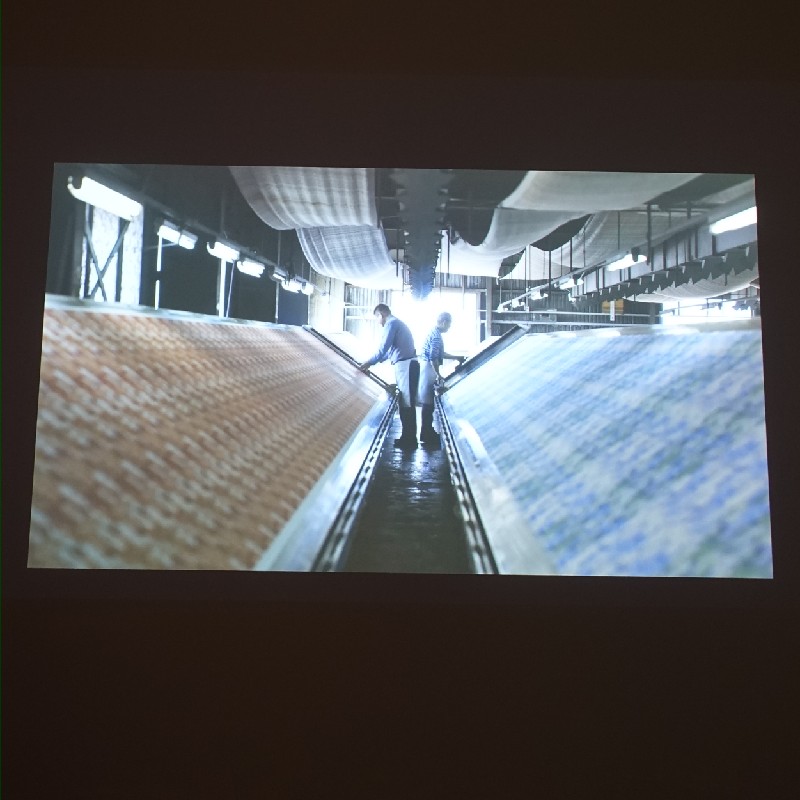 映像「京都に続く型染めの布造り」