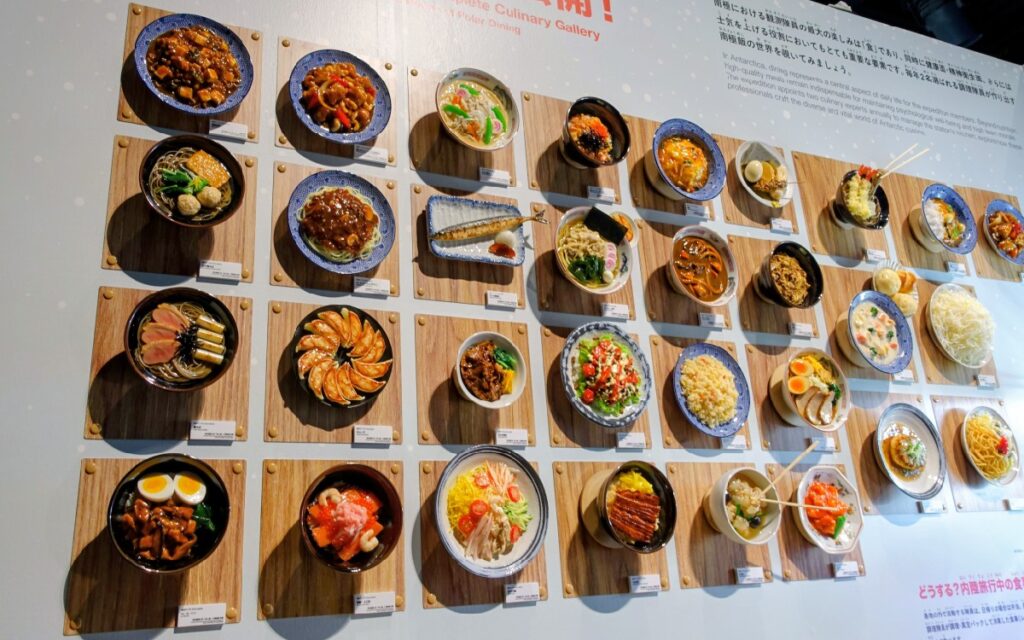 壁いっぱいの南極飯