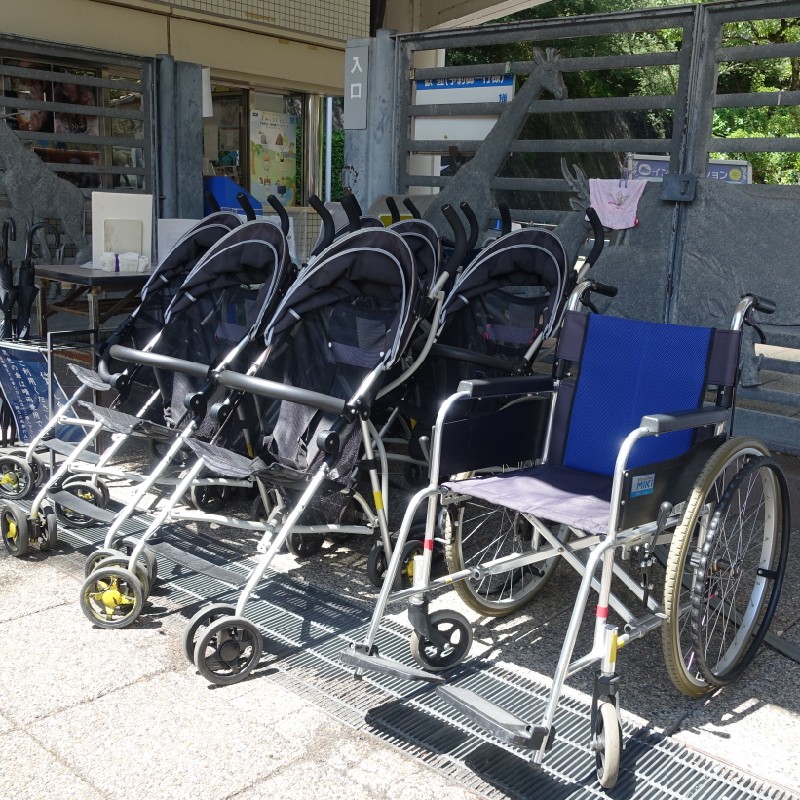 車いす(無料)、ベビーカー(対象２歳まで、無料)