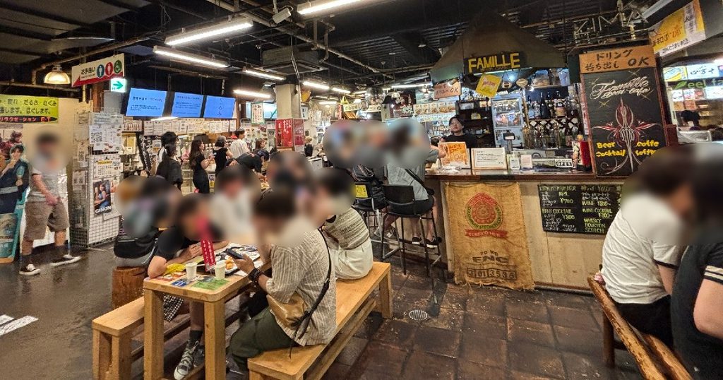 とても活気のある『ひろめ市場』